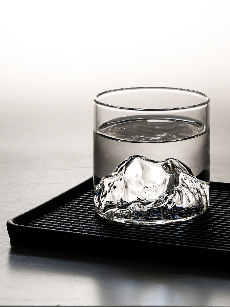 Whisky-Glas im japanischen Stil – Gebirgsprägung (mit Holzbox, 2er-Set)