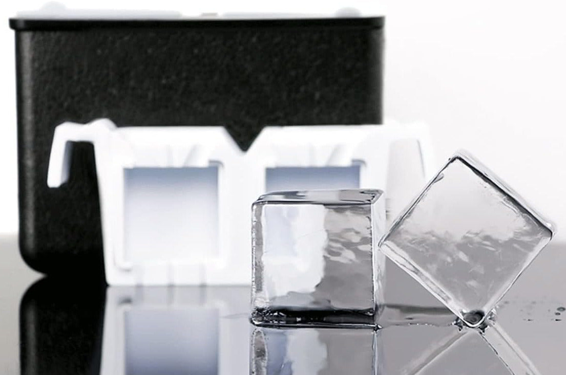 Klar-Eisbehälter für zwei grosse Eiswürfel