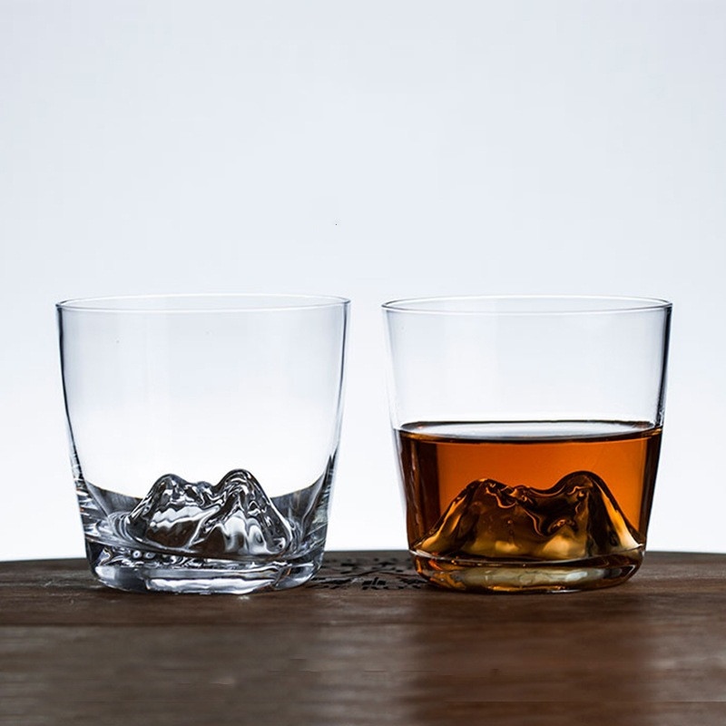 Whisky-Glas im japanischen Stil – Flache Gebirgsprägung (mit Holzbox, 2er-Set)