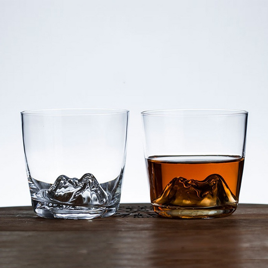 Whisky-Glas im japanischen Stil – Flache Gebirgsprägung (mit Holzbox, 2er-Set)