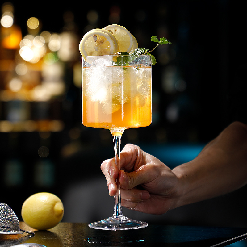 Cocktailglas mit quadratischem Kelch (2er-Set)