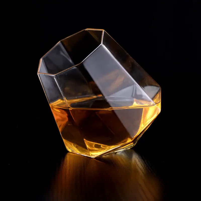 Diamond-Shaped Whisky Tumbler with Wooden Dase (Set of 2)