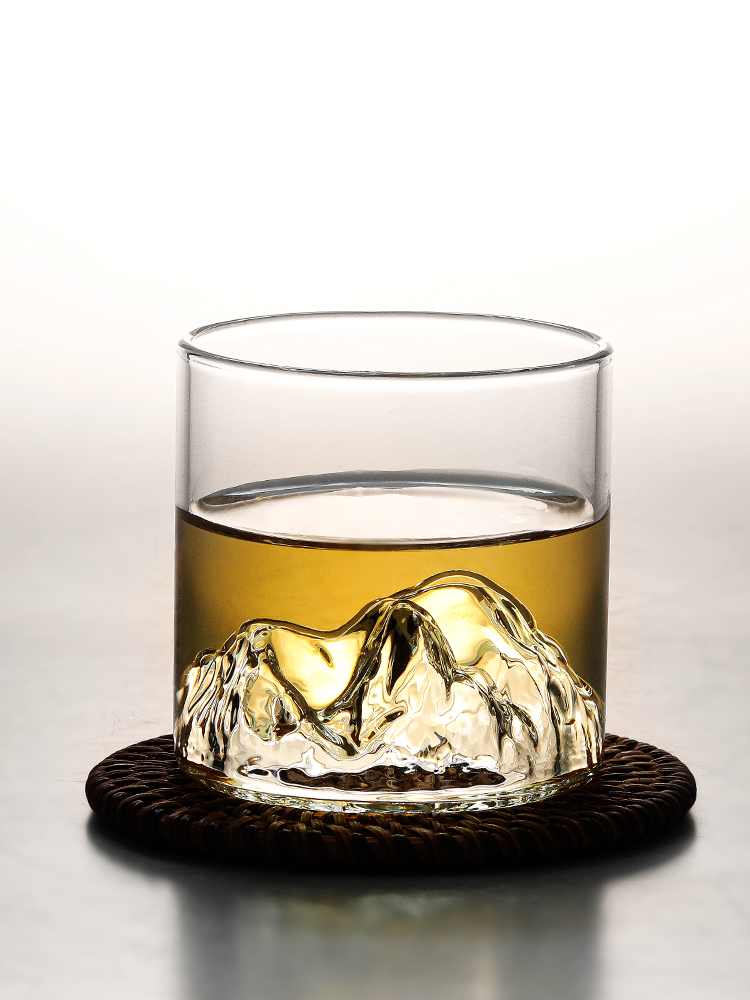 Whisky-Glas im japanischen Stil – Gebirgsprägung (mit Holzbox, 2er-Set)