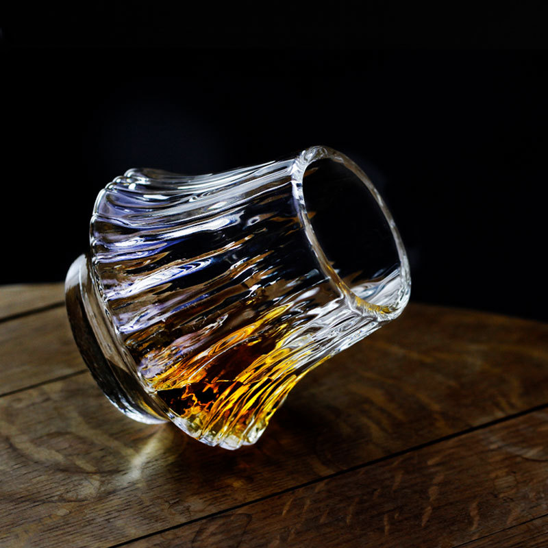 Japanese-Style Whisky Glass – Mt. Fuji (w/ Wooden Box, Set of 2)