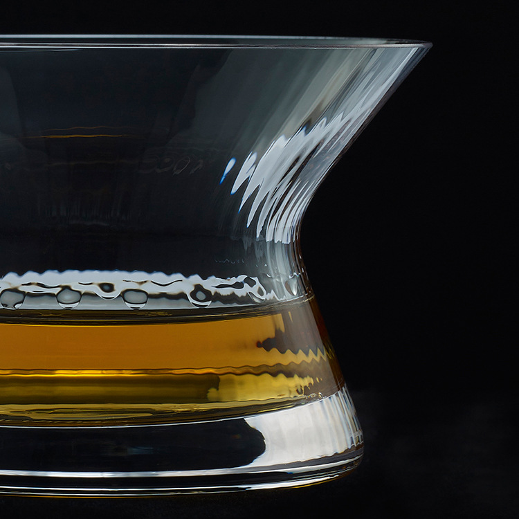 Japanese-Style Whisky Glass – Grooved Relief (w/ Wooden Box, Set of 2)