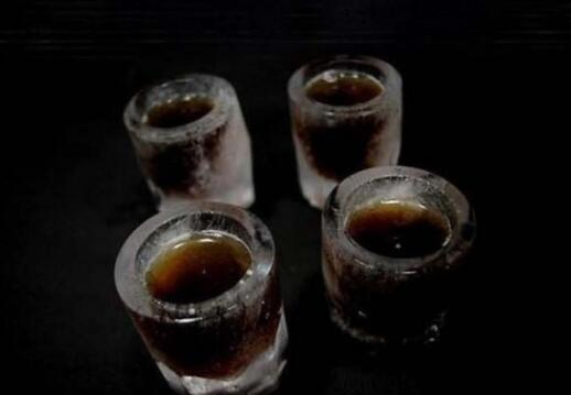 Silicone Ice Tray – Shot Glasses (4 pieces)