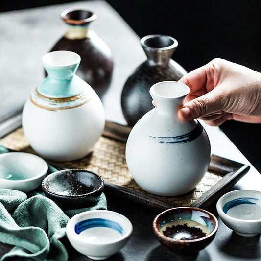 Sake-Set mit zwei Bechern
