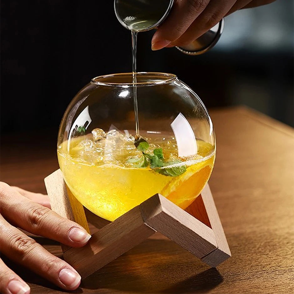 Kugelglas mit Holzsockel (2er-Set) – Swiss Bar Shop